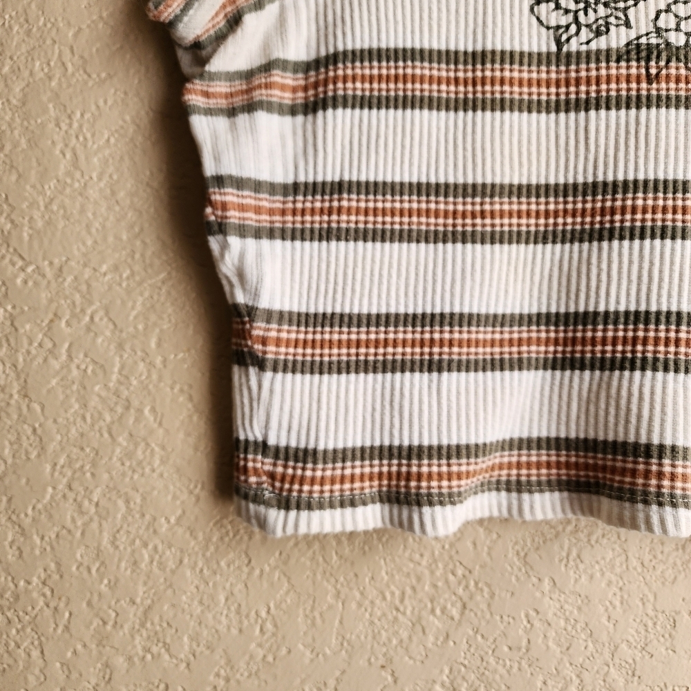 Tillys Fivestar General Co Butterfly Graphic Cream striped rib crop top Size M - Picture 5 of 13